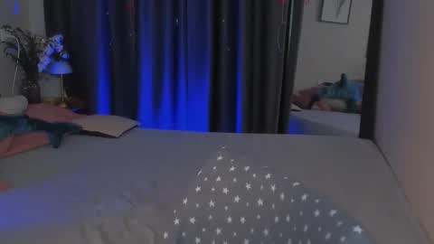 Snapshot of sophie_nomenal_ chatting on 11/27/25, 02:08 sophie_nomenal_ online show from 11/27/25, 02:08