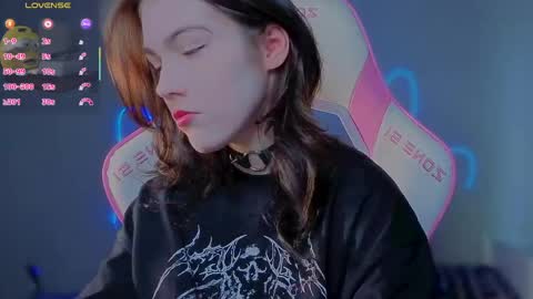 sophie_nomenal_ online show from 05/28/26, 01:30