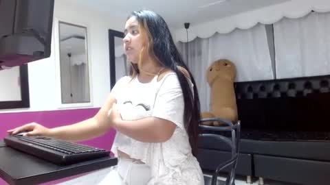 Snapshot of sophie_reed_ chatting on 12/17/25, 10:49 sophie_reed_ online show from 12/17/25, 10:49