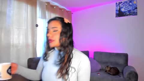 Sofia online show from 10/28/25, 12:19