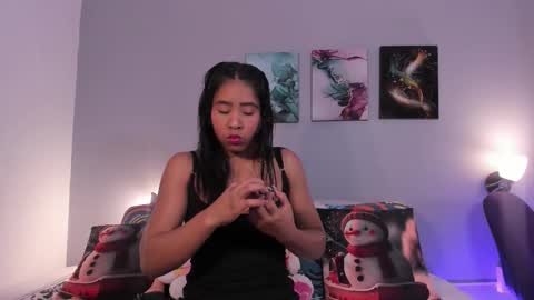 Snapshot of sophie_w1 chatting on 11/12/25, 12:16 sophie_w1 online show from 11/12/25, 12:16