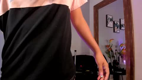 Snapshot of sophie_w1 chatting on 12/05/25, 12:36 sophie_w1 online show from 12/05/25, 12:36