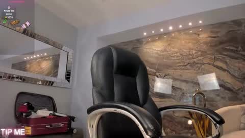 Sophie online show from 11/17/25, 12:27