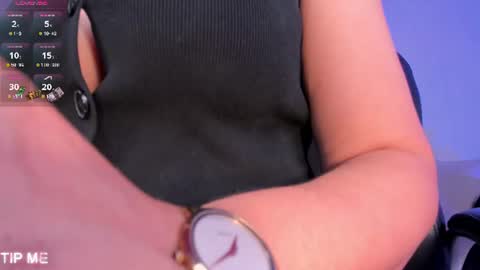 Snapshot of sophiebarnett_ chatting on 06/21/26, 03:03 Sophie online show from 06/21/26, 03:03