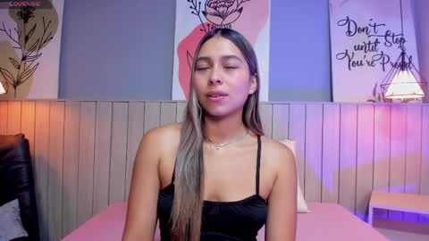 Sophie online show from 05/27/26, 01:08