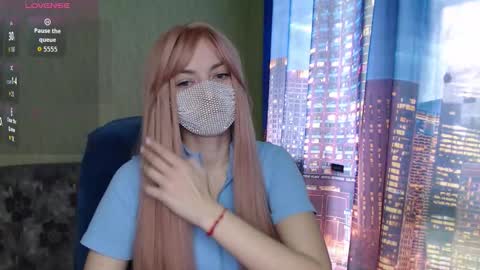 Sophie online show from 03/18/26, 08:50