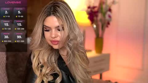 Sophie online show from 02/10/25, 01:01