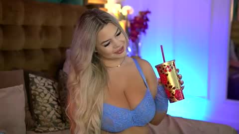 Sophie online show from 10/02/25, 05:36