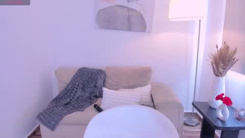 Sophie online show from 10/08/25, 03:53