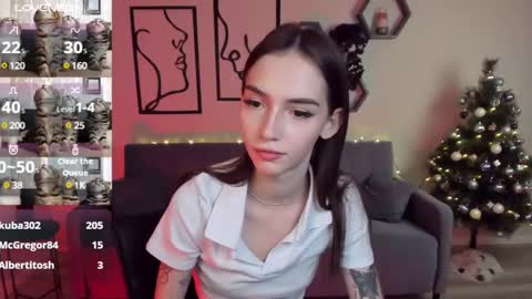 Snapshot of sophiecherrie chatting on 12/10/24, 02:48 Sophie online show from 12/10/24, 02:48