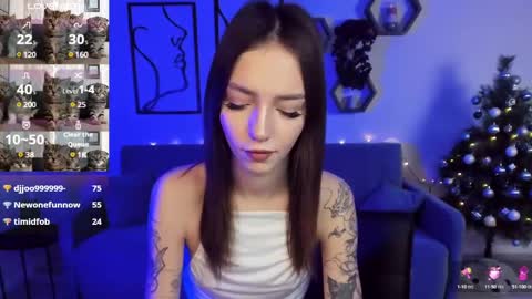 Snapshot of sophiecherrie chatting on 12/28/24, 12:47 Sophie online show from 12/28/24, 12:47