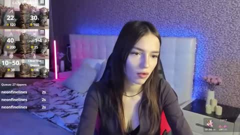 Snapshot of sophiecherrie chatting on 02/05/25, 09:36 Sophie online show from 02/05/25, 09:36