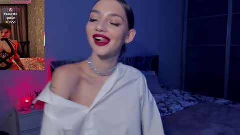 Snapshot of sophiecherrie chatting on 10/30/25, 02:18 Sophie online show from 10/30/25, 02:18