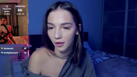 Snapshot of sophiecherrie chatting on 11/29/25, 08:50 Sophie online show from 11/29/25, 08:50