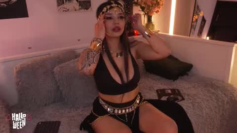 Sophiee  online show from 11/01/25, 02:57