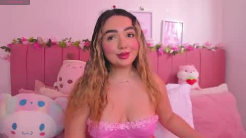 Snapshot of sophiee_rosee chatting on 04/21/26, 05:06 sophiee rosee online show from 04/21/26, 05:06