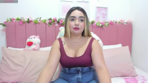 Snapshot of sophiee_rosee chatting on 04/22/26, 11:39 sophiee rosee online show from 04/22/26, 11:39