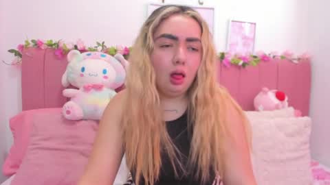 Snapshot of sophiee_rosee chatting on 05/07/26, 04:12 sophiee rosee online show from 05/07/26, 04:12