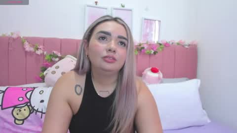 Snapshot of sophiee_rosee chatting on 05/19/26, 10:16 sophiee rosee online show from 05/19/26, 10:16