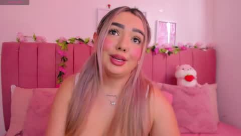 Snapshot of sophiee_rosee chatting on 05/21/26, 05:09 sophiee rosee online show from 05/21/26, 05:09