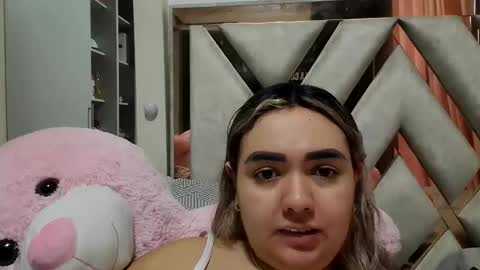 Snapshot of sophiee_rosee chatting on 05/24/26, 08:36 sophiee rosee online show from 05/24/26, 08:36