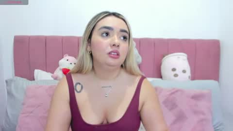 Snapshot of sophiee_rosee chatting on 06/14/26, 11:07 sophiee rosee online show from 06/14/26, 11:07