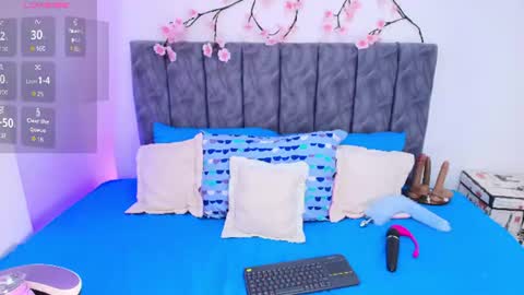 Snapshot of sophiee_velvet chatting on 06/27/26, 05:07 online show from 06/27/26, 05:07