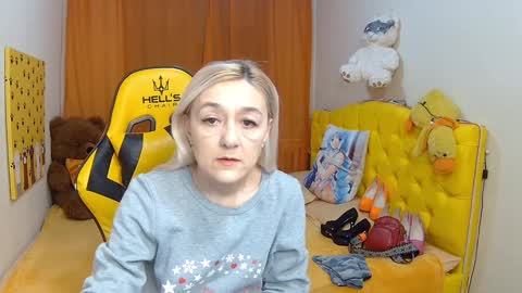 sophiekittyy online show from 02/01/25, 07:15