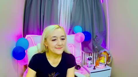 sophiekittyy online show from 10/02/25, 06:31