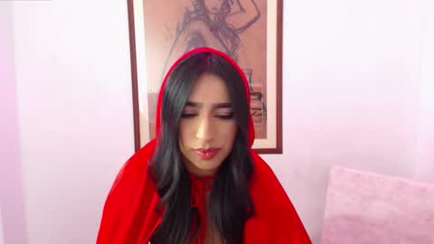 Snapshot of sophielambert_ chatting on 11/02/25, 06:16 Sophie online show from 11/02/25, 06:16