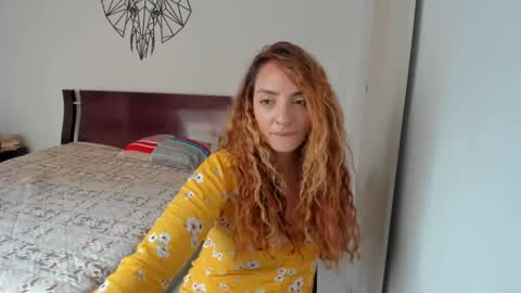 Snapshot of sophielatina chatting on 12/13/24, 09:09 Sophia online show from 12/13/24, 09:09