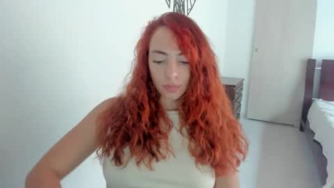 Snapshot of sophielatina chatting on 09/26/25, 09:52 Sophia online show from 09/26/25, 09:52