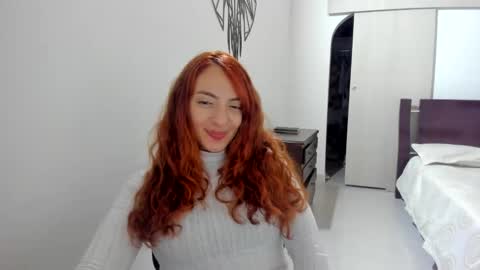 Snapshot of sophielatina chatting on 10/04/25, 03:04 Sophia online show from 10/04/25, 03:04