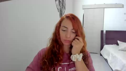 Snapshot of sophielatina chatting on 10/11/25, 04:22 Sophia online show from 10/11/25, 04:22