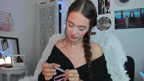 Sophie online show from 02/05/25, 05:52