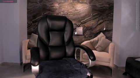 Sophie  Palmer online show from 02/19/25, 02:12