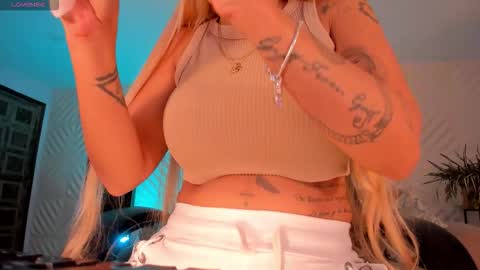 Sophie  Palmer online show from 09/29/25, 11:04