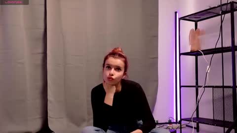 Snapshot of sophieraee chatting on 04/28/26, 04:34 sophieraee online show from 04/28/26, 04:34