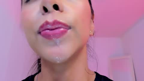 sophierooy online show from 05/05/26, 02:30