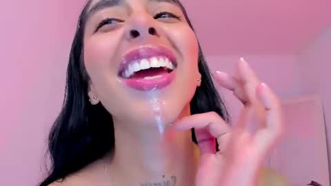 sophierooy online show from 06/24/26, 11:59
