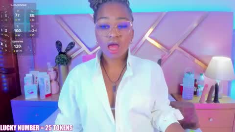 Sophie online show from 03/28/26, 01:00