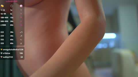 Snapshot of sophiesticate chatting on 12/19/24, 02:45 online show from 12/19/24, 02:45