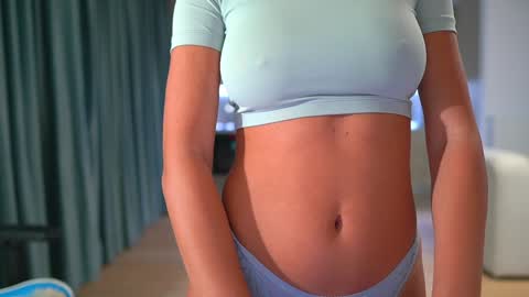 Snapshot of sophiesticate chatting on 10/20/25, 05:24 online show from 10/20/25, 05:24