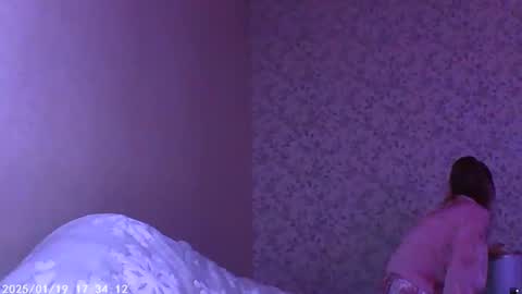 Sophie and my bestie Mandy    online show from 01/18/25, 07:15