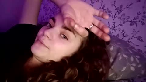 Sophie and my bestie Mandy    online show from 02/08/25, 03:00