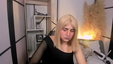 Snapshot of sophiewolf_ chatting on 03/21/26, 05:34 Sophie online show from 03/21/26, 05:34