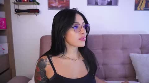 Snapshot of sophiiecums chatting on 12/13/25, 09:09 Sophiie online show from 12/13/25, 09:09