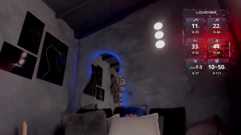 Snapshot of sophiierobertss_ chatting on 09/30/25, 02:16 Dani online show from 09/30/25, 02:16