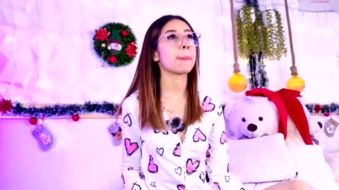 Sophie online show from 12/22/25, 12:24