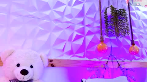 Sophie online show from 06/04/26, 04:35